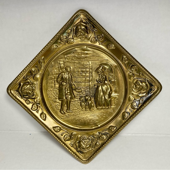 Vintage Victorian Couple Scene Brass Wall Hanging Art Plaque Elpec England Dogs - Picture 2 of 10